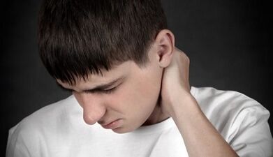 How does cervical osteochondrosis manifest in men