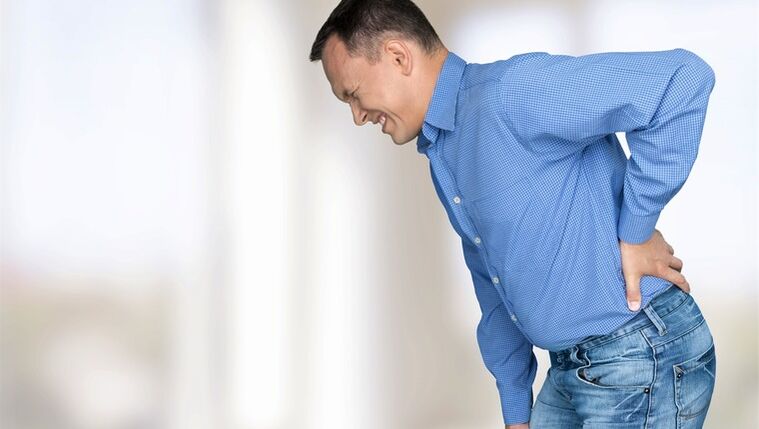 men with back pain